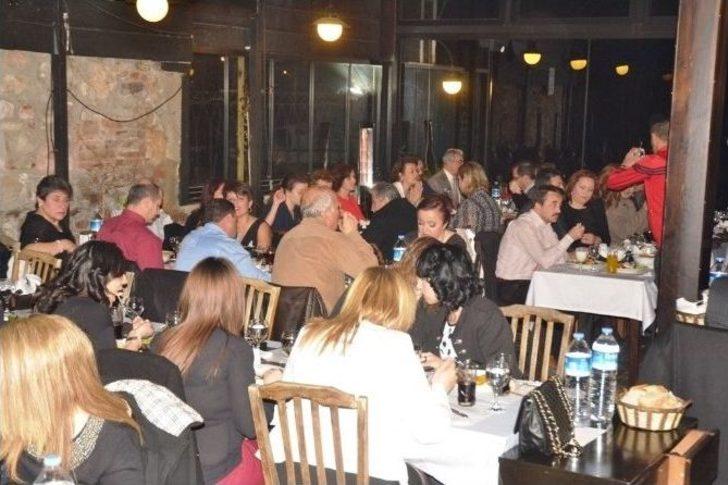 Ayvalıklı Sağlıkçılar Tıp Balosunda Buluştu G5