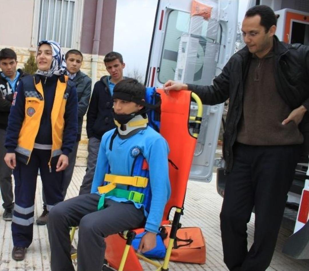 Sağlık &Ouml;ğrencileri Sıkı Eğitimden Ge&ccedil;iyor