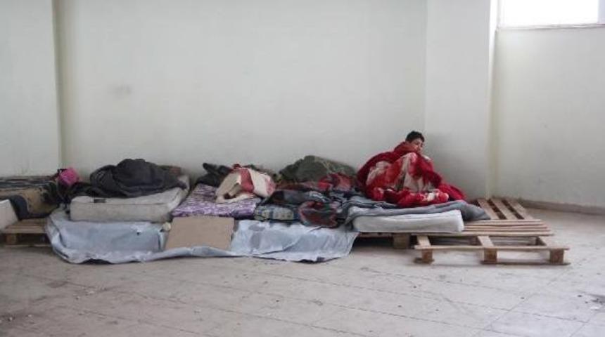 Suriyeli Sığınmacıların Silopi Otogarındaki Yaşam Savaşı