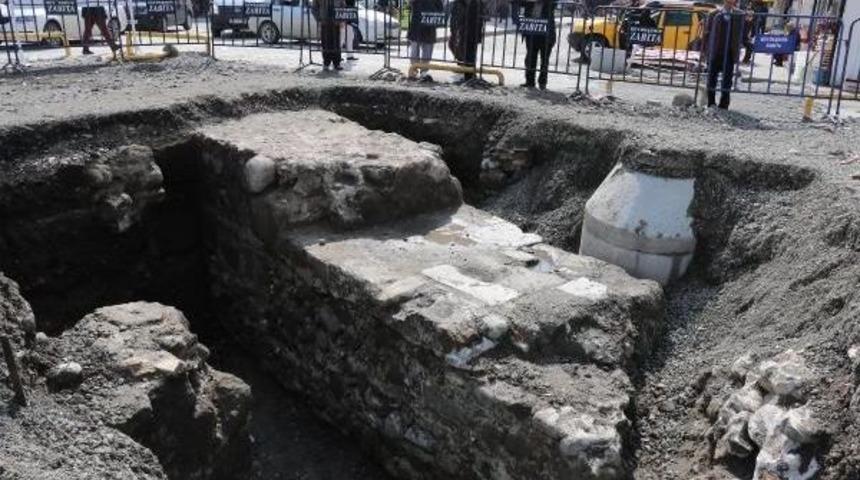 5 Bin Adımlık Kalenin Duvarları Ortaya Çıktı