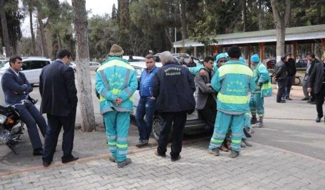 Freni Boşalan Çöp Kamyonu Duvara Çarptı, Sürücü Öldü