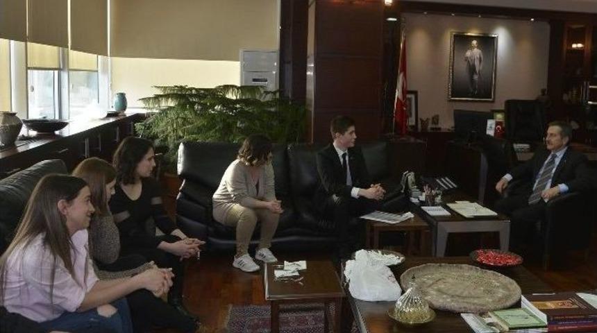 Atat&uuml;rk&ccedil;&uuml; Gen&ccedil;ler Başkan Ata&ccedil;&rsquo;ı Ziyaret Etti