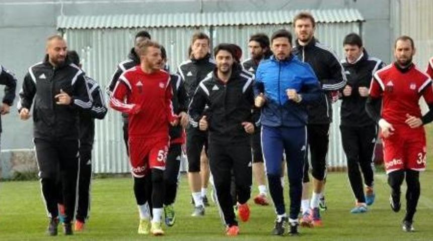 Medicana Sivasspor'da Eneramo Ve Toraman Sezonu Kapattı