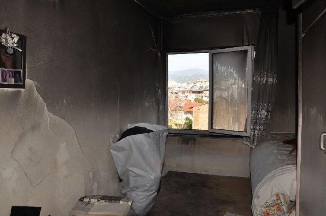 Yangından Zarar G&ouml;ren Yaşlı &Ccedil;ifte Başkan Alıcık Sahip &Ccedil;ıktı