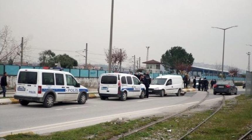 Manevra Makinesi Otomobile &Ccedil;arptı