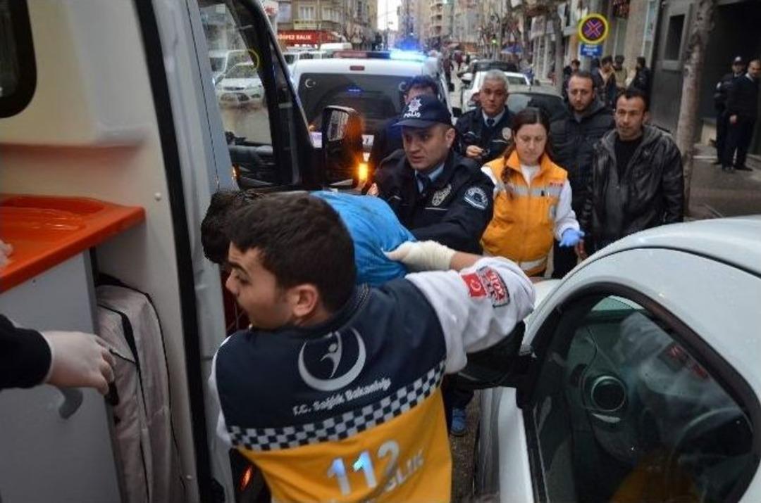 D&ouml;ner Bı&ccedil;aklı Saldırganı Polis Ekipleri Etkisiz Hale Getirdi