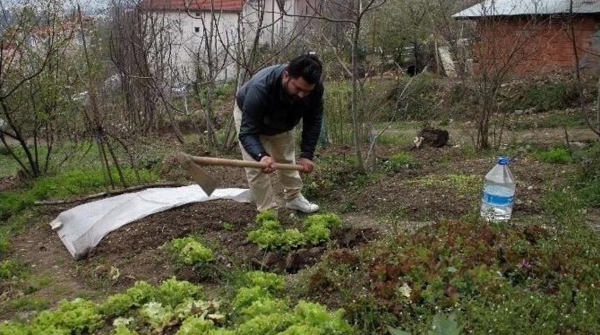 İşsiz Gencin İlgin&ccedil; Tepkisi