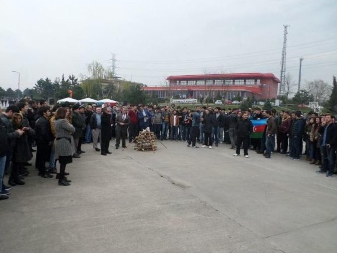 Nevruz Ateşini Rekt&ouml;r Elmas Yaktı