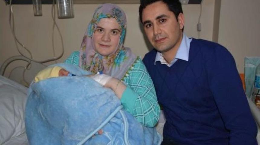 Ayağı Kırılan Anne Erken Doğum Yaptı