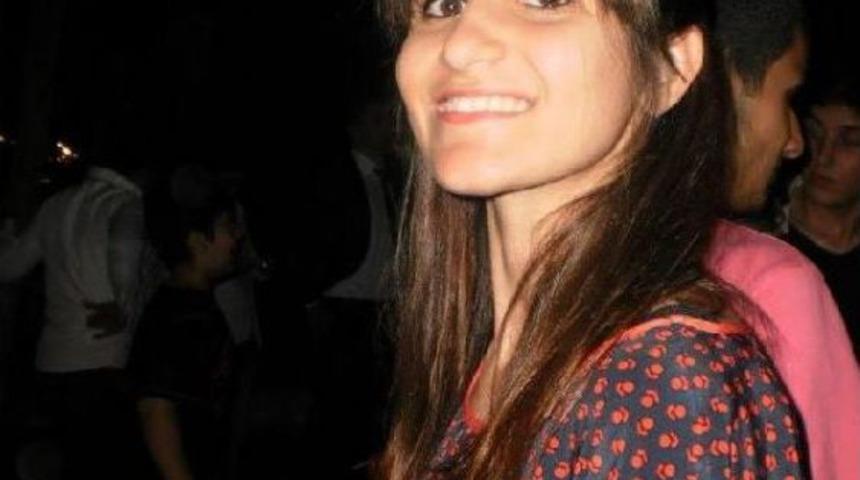 &Uuml;niversiteli Pınar'a Şarkıda Cumhurbaşkanı'na Hakaret G&ouml;zaltısı