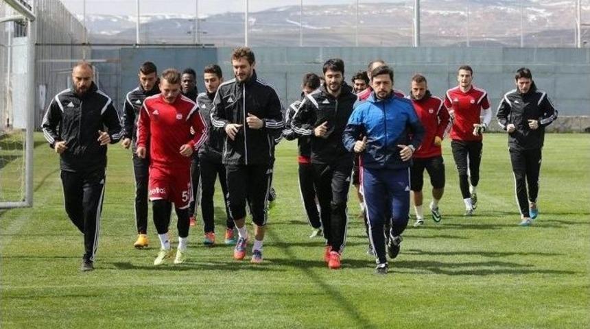 Yal&ccedil;ın: "sahanın İ&ccedil;inden &Ccedil;ıkmayanlara Ceza Yok"