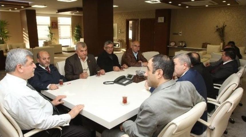 Başkan Karaosmanoğlu, Gebze Muhtarlar Derneği&rsquo;ni Ağırladı