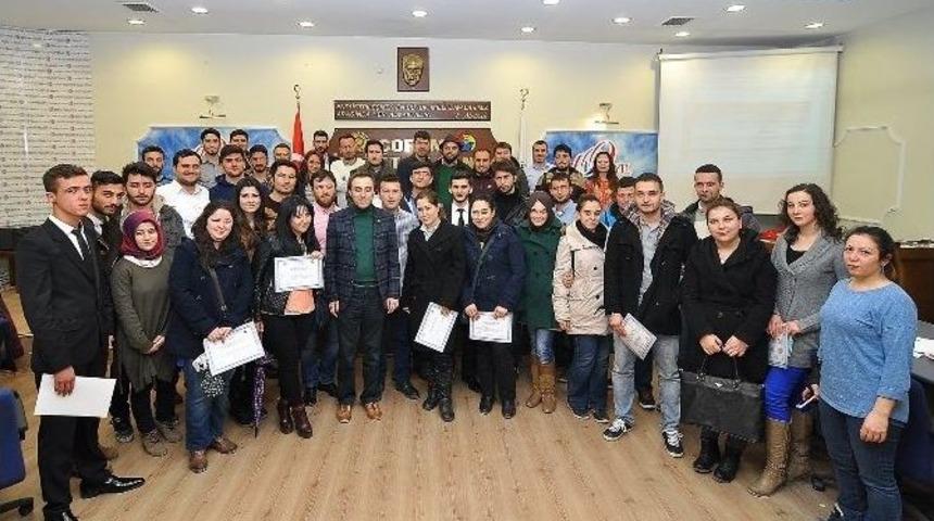 Gen&ccedil; Girişimciler Eğitimden Ge&ccedil;ti