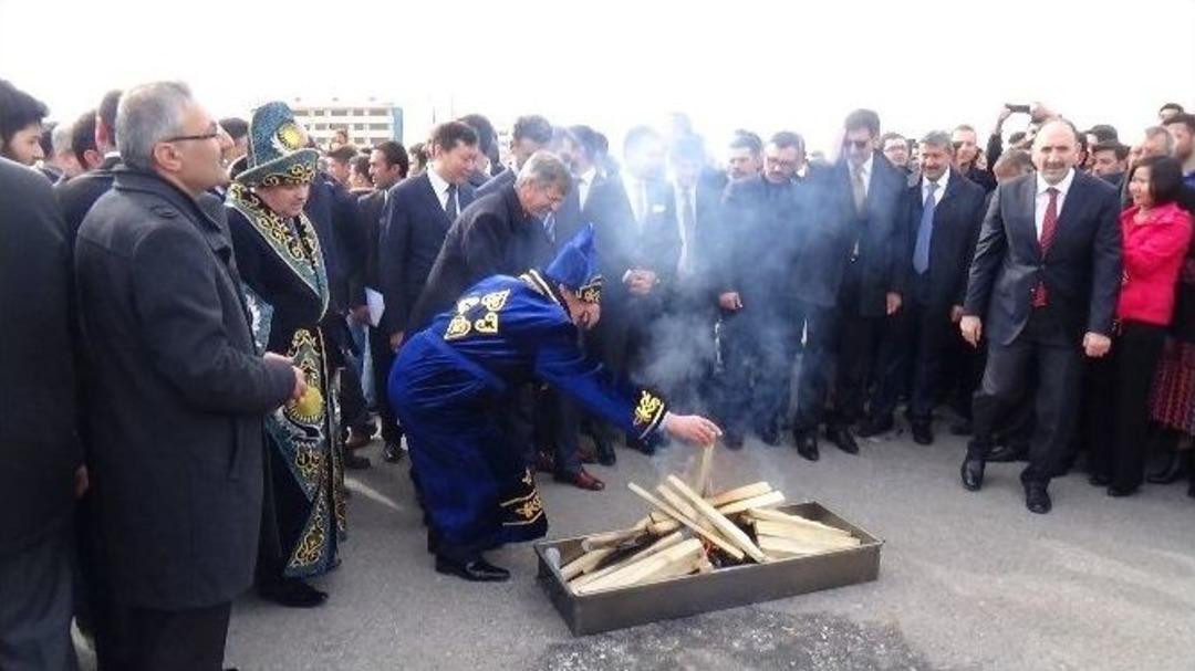 Erzincan &Uuml;niversitesi&rsquo;nde Nevruz Bayramı Kutlandı