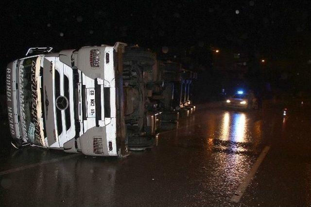 Samsun’da Maden Yüklü Tır Devrildi