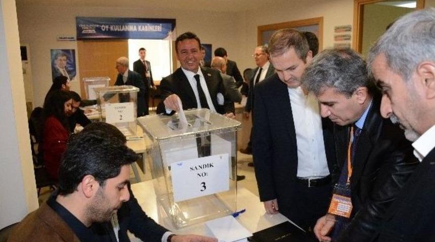 Ak Parti Temay&uuml;l&uuml;ne Stk&rsquo;lardan Yoğun İlgi