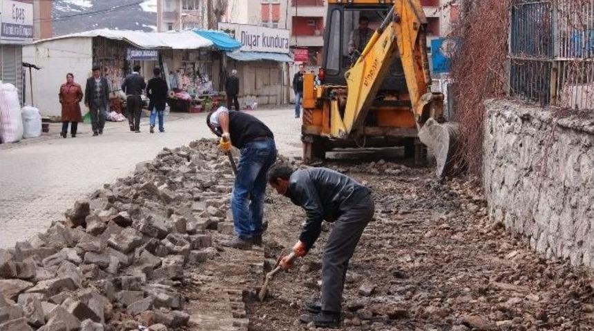 Belediyeden Atık Su Kanalı &Ccedil;alışması
