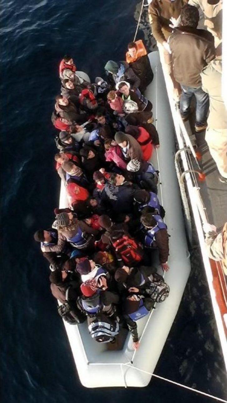 Ege Denizi'nde 362 Kaçak Yakalandı