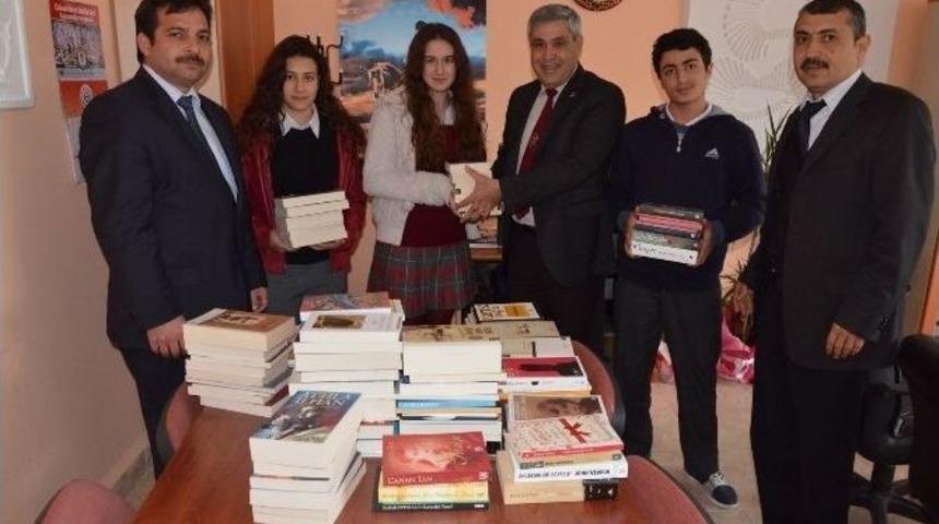 Dalaman Belediyesi Anadolu Lisesi&rsquo;ne Kitap Desteği Yaptı