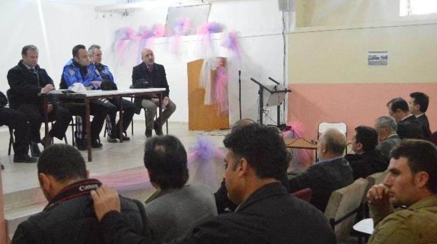 Erzincan Emniyeti G&uuml;labibey Mahallesi Sakinleriyle Saht Toplantısında