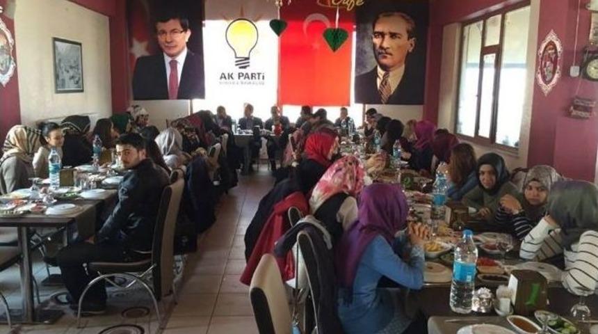 Akşehir Ak Parti &Uuml;niversite Gen&ccedil;liği Kahvaltıda Biraraya Geldi