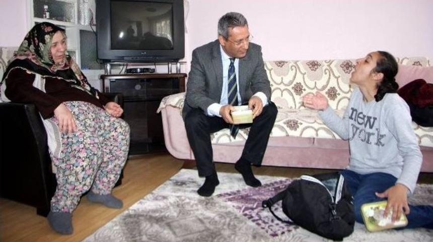 (&ouml;zel Haber) Bağırsakları Dışarıda Gezen Kadına Yıldırım Belediyesi Sahip &Ccedil;ıktı