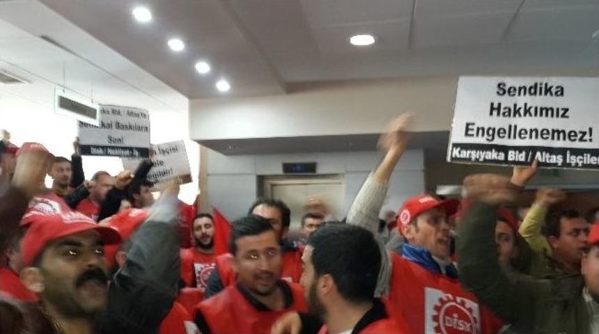 Nakliyat İş Sendikası &Uuml;yeleri Belediye Binasını Bastı