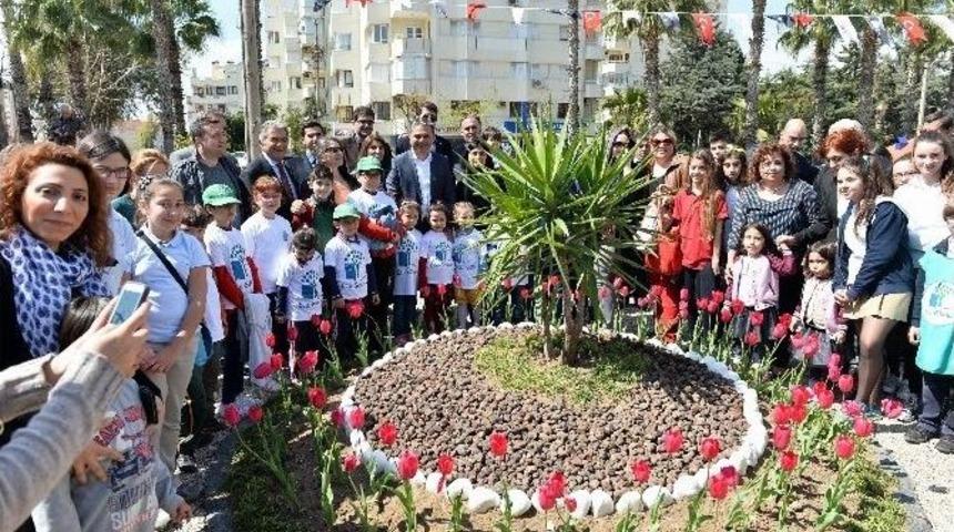 Başkan Uysal, &Ouml;ğrencilerle Birlikte A&ccedil;ılış Yaptı