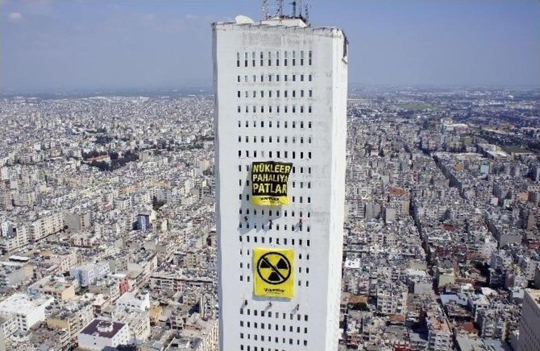 Greenpeace&rsquo;ten N&uuml;kleer Santrale Karşı Nefes Kesen Eylem