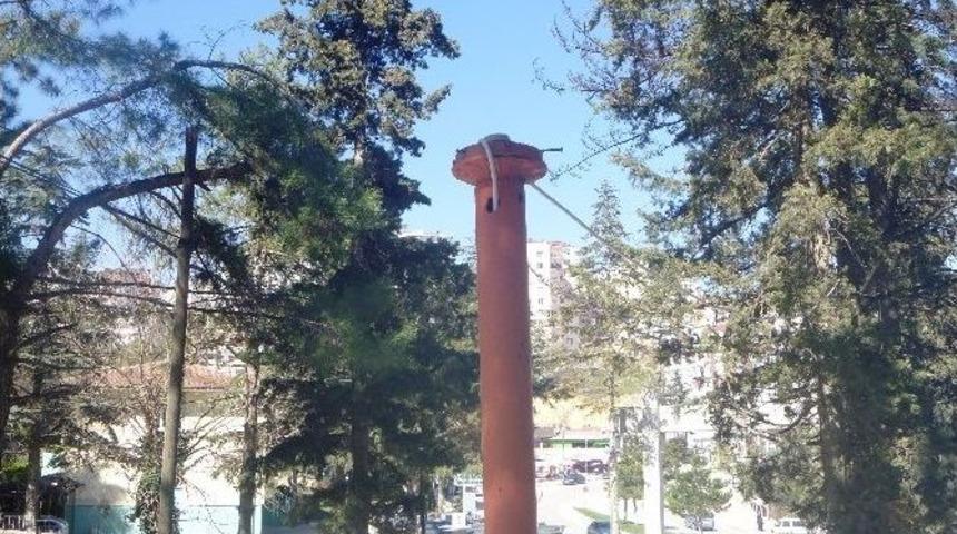 Şehir Magandaları Aydınlatma Lambalarını Tahrip Etti