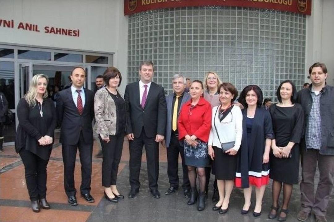 Hamarat Eller G&ouml;r&uuml;c&uuml;ye &Ccedil;ıktı