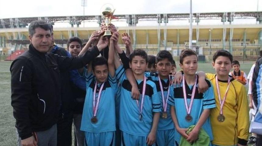 K&uuml;&ccedil;&uuml;kler Futbol Turnuvası Sona Erdi