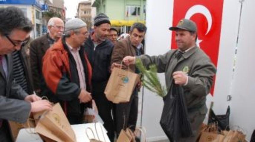 Isparta&rsquo;da 5 Bin Fidan Dağıtıldı