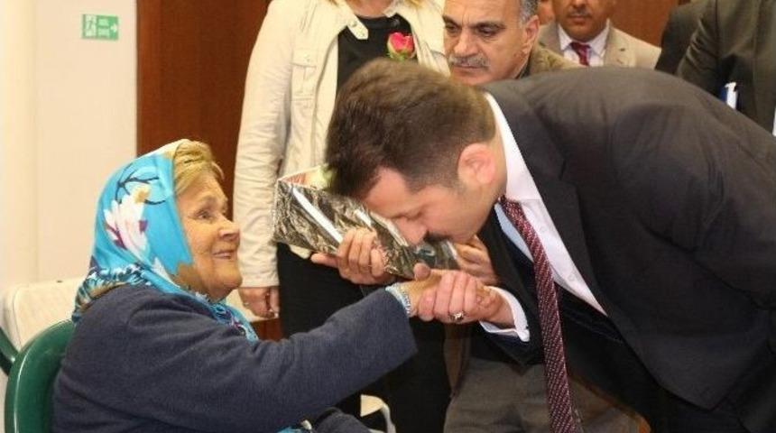 Sağlık M&uuml;d&uuml;r&uuml; Başaralı, Huzurevi Sakinlerini Ziyaret Etti