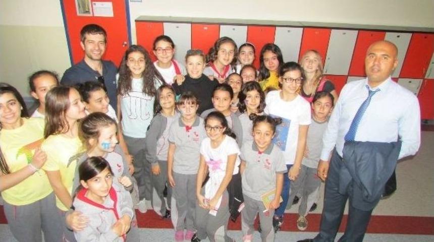 &Uuml;nl&uuml; Oyunculardan Pi G&uuml;n&uuml; Kermesine Destek