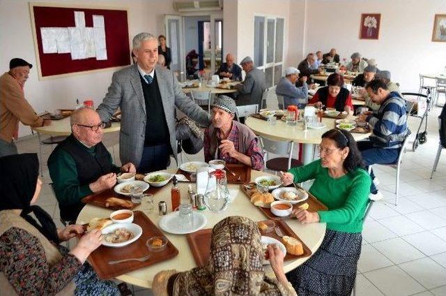 Söke Belediye Başkanı Süleyman Toyran’dan Huzur Evi Ziyareti