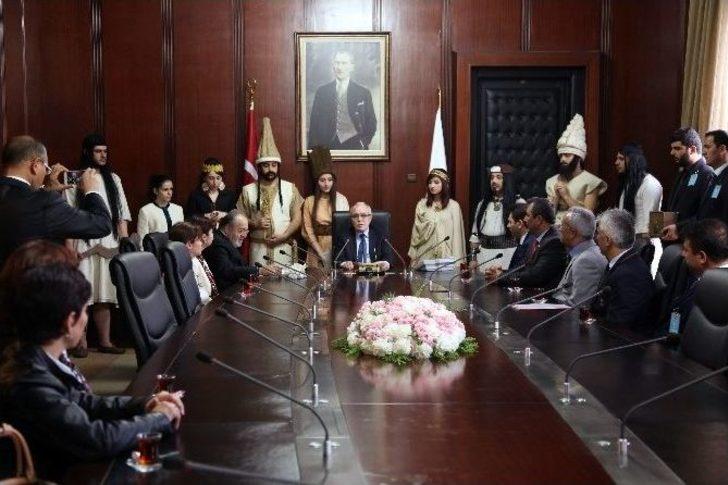 Huttuşa Heyeti Mecliste G4