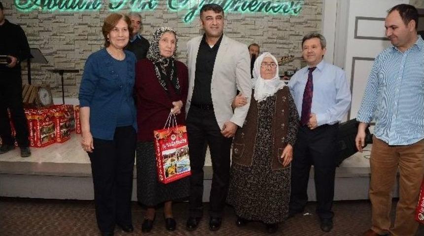 Hemşehriler Sosyal Medya&rsquo;da &Ouml;rg&uuml;tlendikleri Grup Sayesinde İstanbul&rsquo;da Bir Araya Geldiler
