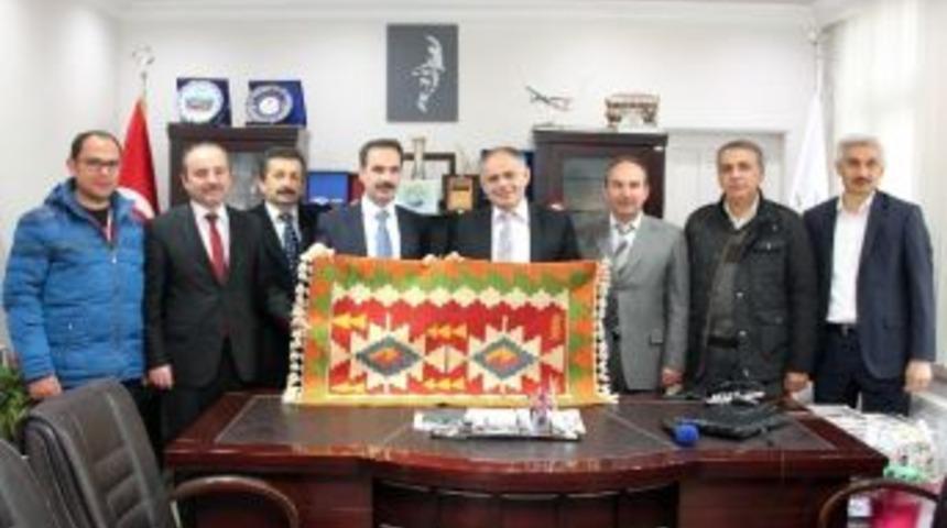 Yahyalı Milli Eğitim&rsquo;den Başkan &Ouml;zt&uuml;rk&rsquo;e Teşekk&uuml;r Ziyareti