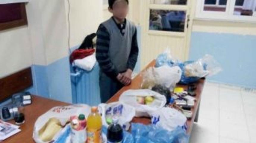 14 Yaşındadaki &Ccedil;ocuk Hırsızlık İddiası İle Yakalandı