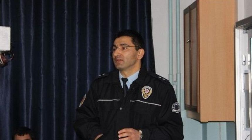Lise &Ouml;ğrencilerine Trafik Kuralları Anlatıldı