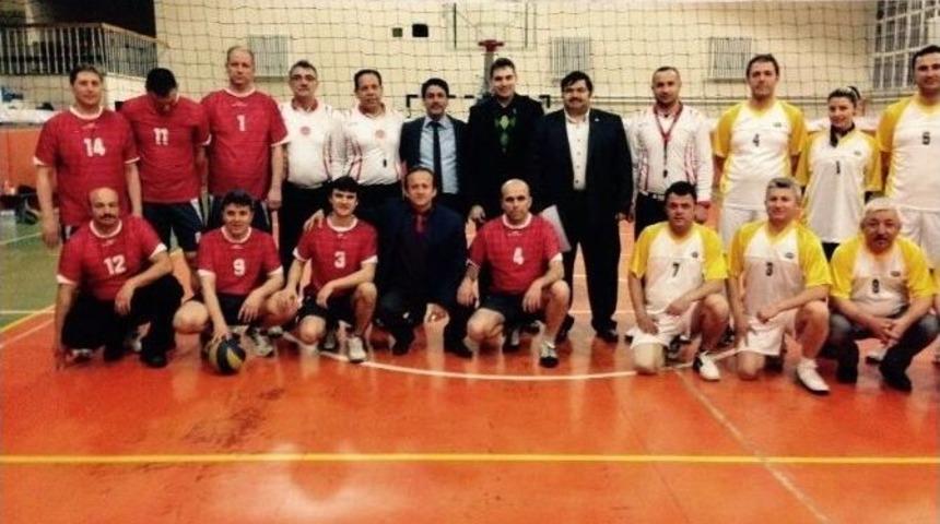 Afyonkarahisar &Ouml;ğretmenevi&rsquo;nde Voleybol Turnuvası Başladı