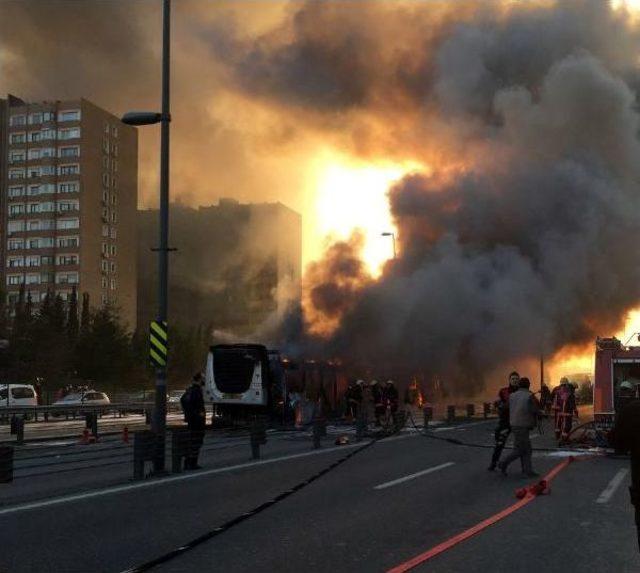 Şirinevler'de Metrobüs Alev Alev Yandı