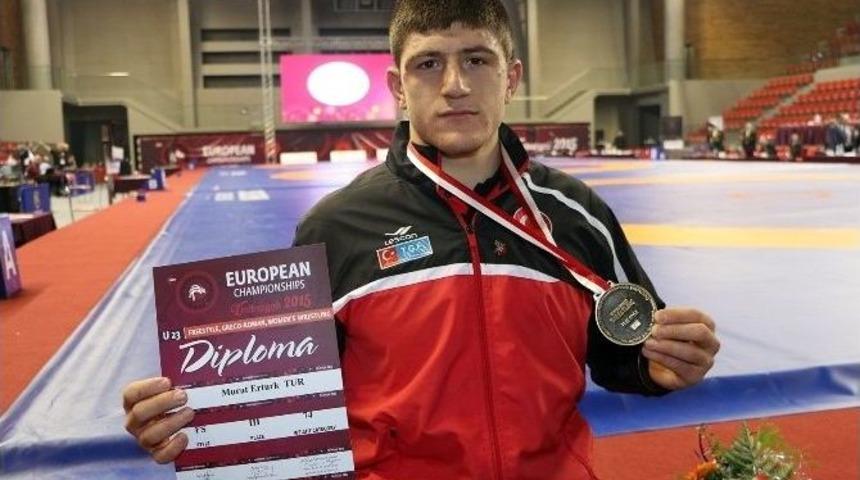 Milli G&uuml;reş&ccedil;iler, Avrupa Şampiyonası&rsquo;na 3 Bronz Madalya İle Başladı