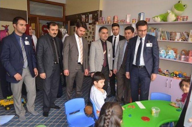 Dömer Languange School Hasta Çocukları Sevindirdi