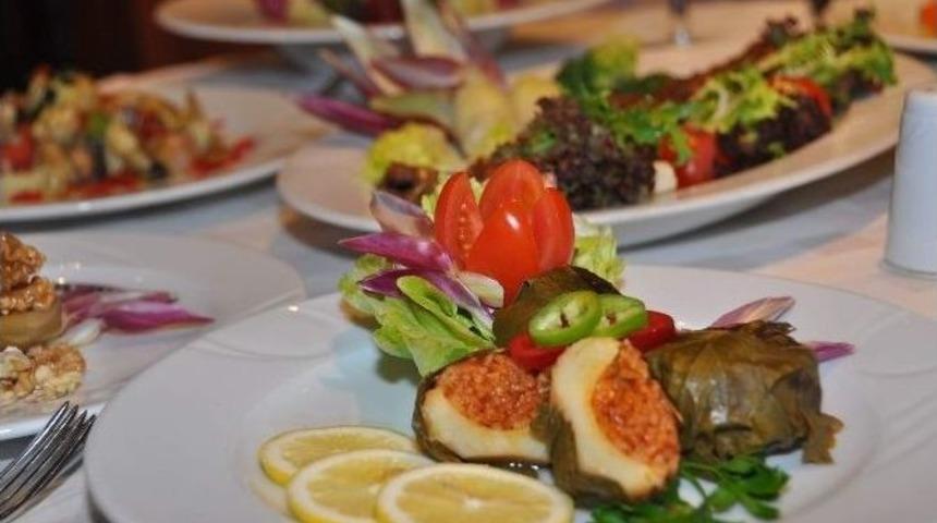 Kebap Diyarı Gaziantep&rsquo;te Enginar Kebabı Sezonu A&ccedil;ıldı