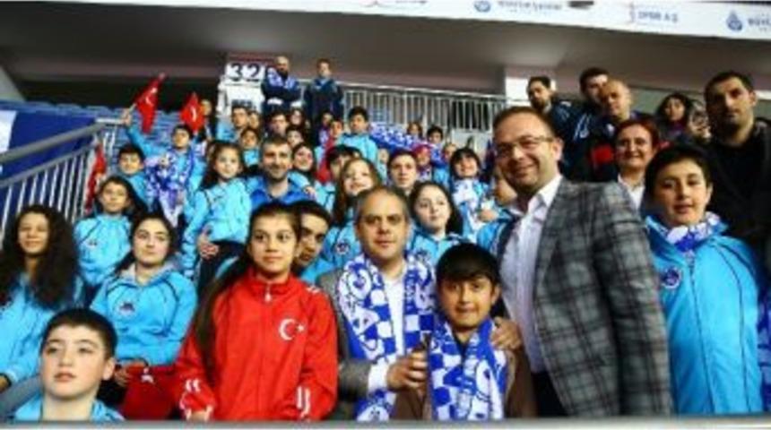 Gen&ccedil;lik Ve Spor Bakan Akif &Ccedil;ağatay Kılı&ccedil;: