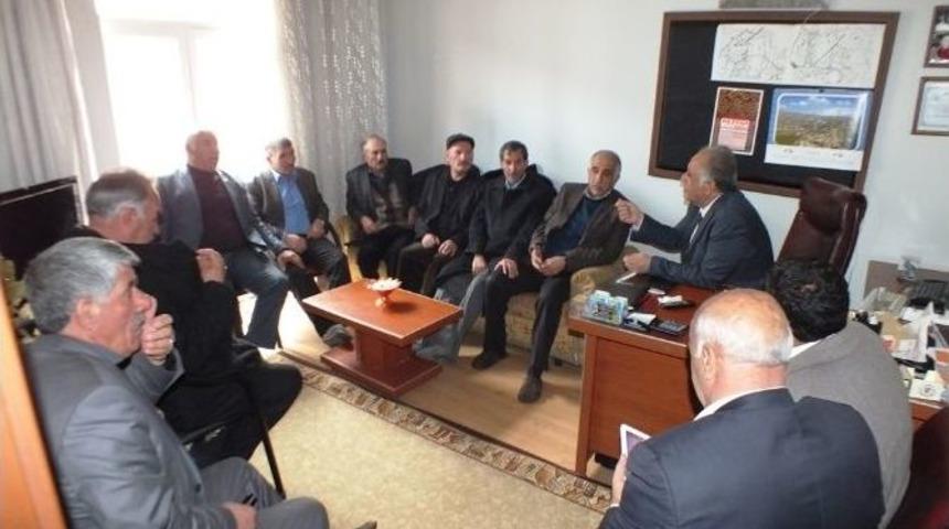 Kandaşoğlu&rsquo;ndan Tuşba Muhtarlar Derneği&rsquo;ne Ziyaret