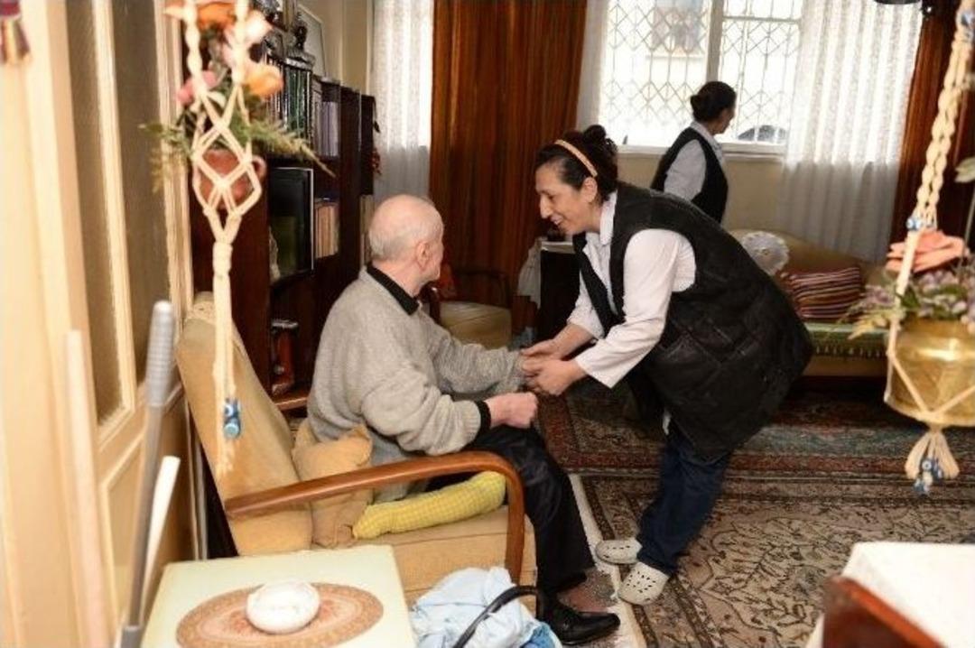 Beyoğlu&rsquo;nda Yaşlılar Yalnız Değil