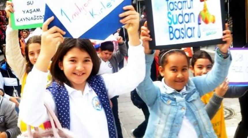 Bodrumlu &Ouml;ğrenciler Orman Ve Su I&ccedil;in Y&uuml;r&uuml;d&uuml;